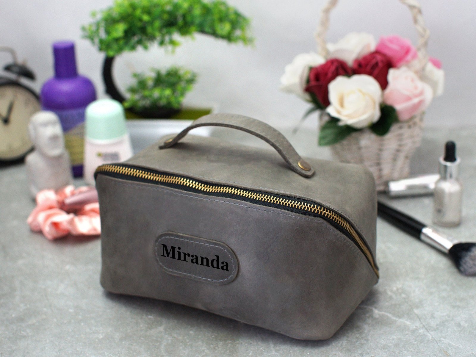 Personalized Leather Travel Makeup Bag, Open Flat Make Up Organizer with Divider and Handle, Women's Dopp Kit, Custom Cosmetic Bag for Her